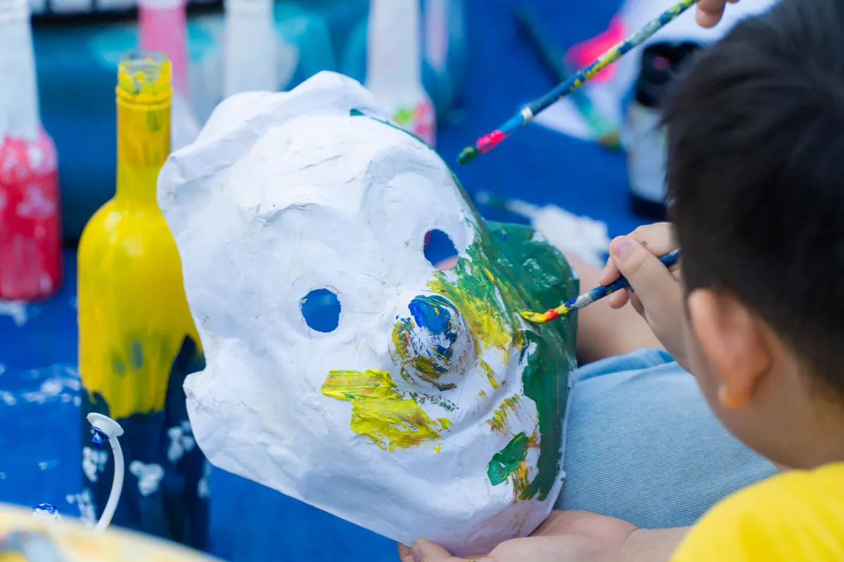 Activités manuelles 8-12 ans : 12 idées qui captivent les grands